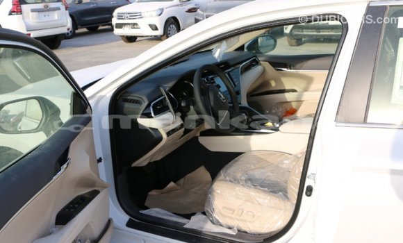 Buy Import Toyota Camry White Car in Import - Dubai in Abhasia Buy Import Toyota Camry White Car in Import - Dubai in Abhasia