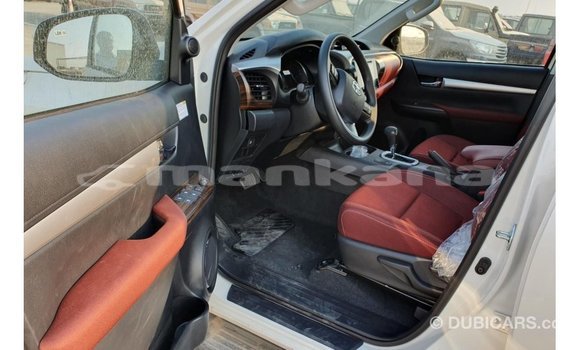 Buy Import Toyota Hilux White Car in Import - Dubai in Abhasia Buy Import Toyota Hilux White Car in Import - Dubai in Abhasia