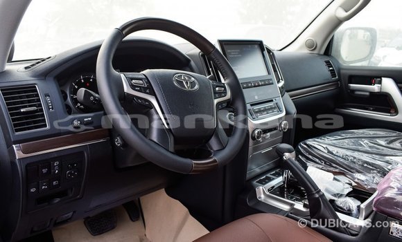 Buy Import Toyota Land Cruiser White Car in Import - Dubai in Abhasia Buy Import Toyota Land Cruiser White Car in Import - Dubai in Abhasia