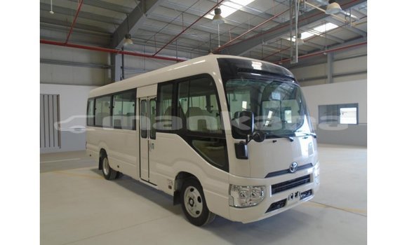 Buy Import Abarth 595 White Car in Import - Dubai in Abhasia