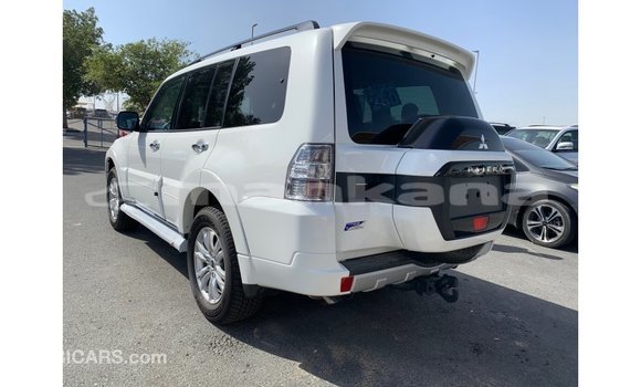 Buy Import Mitsubishi Pajero White Car in Import - Dubai in Abhasia Buy Import Mitsubishi Pajero White Car in Import - Dubai in Abhasia