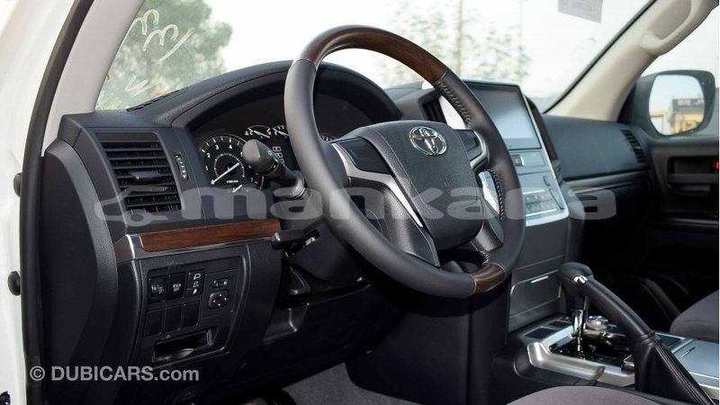 Big with watermark toyota land cruiser abhasia import dubai 1952