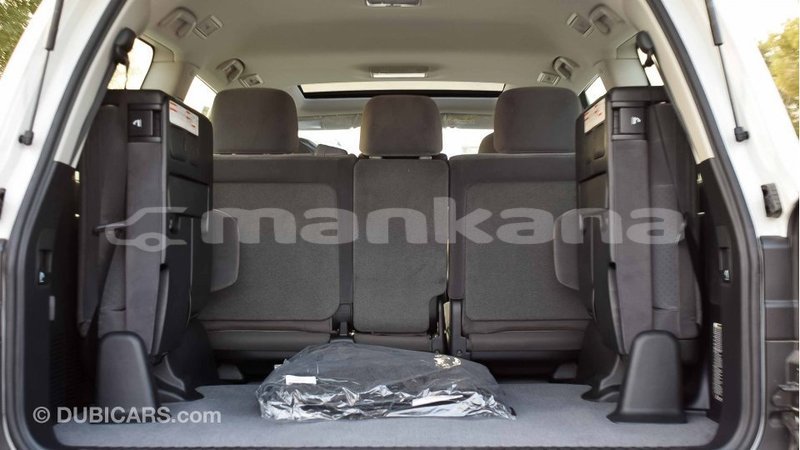 Big with watermark toyota land cruiser abhasia import dubai 1952