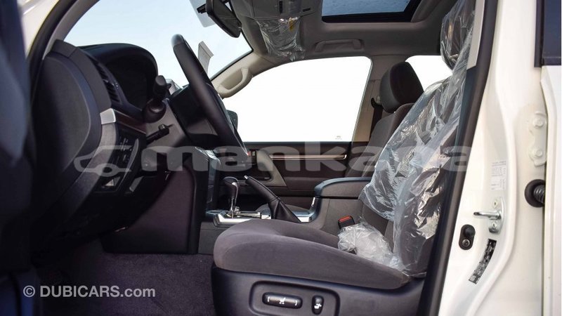 Big with watermark toyota land cruiser abhasia import dubai 1952