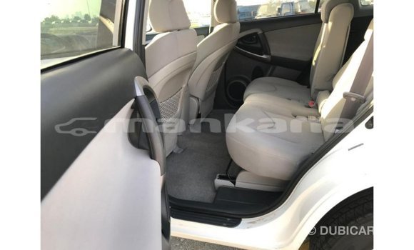 Buy Import Toyota HiAce White Truck in Import - Dubai in Abhasia Buy Import Toyota HiAce White Truck in Import - Dubai in Abhasia