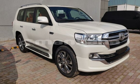 Buy Import Toyota Land Cruiser White Car in Import - Dubai in Abhasia Buy Import Toyota Land Cruiser White Car in Import - Dubai in Abhasia