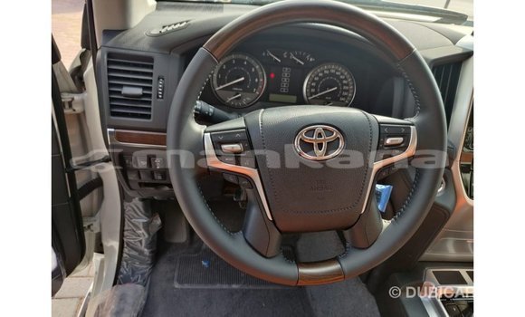 Buy Import Toyota Land Cruiser White Car in Import - Dubai in Abhasia Buy Import Toyota Land Cruiser White Car in Import - Dubai in Abhasia