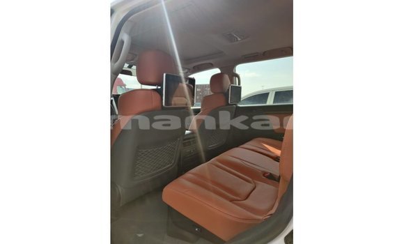 Buy Import Toyota Land Cruiser White Car in Import - Dubai in Abhasia Buy Import Toyota Land Cruiser White Car in Import - Dubai in Abhasia
