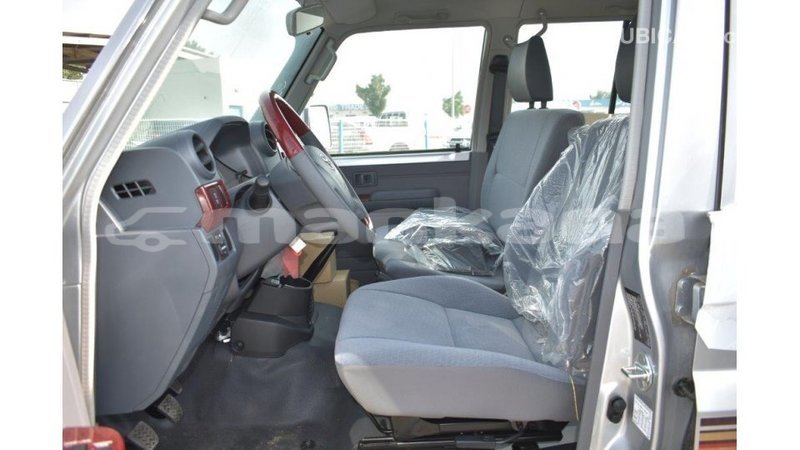 Big with watermark toyota land cruiser abhasia import dubai 1971