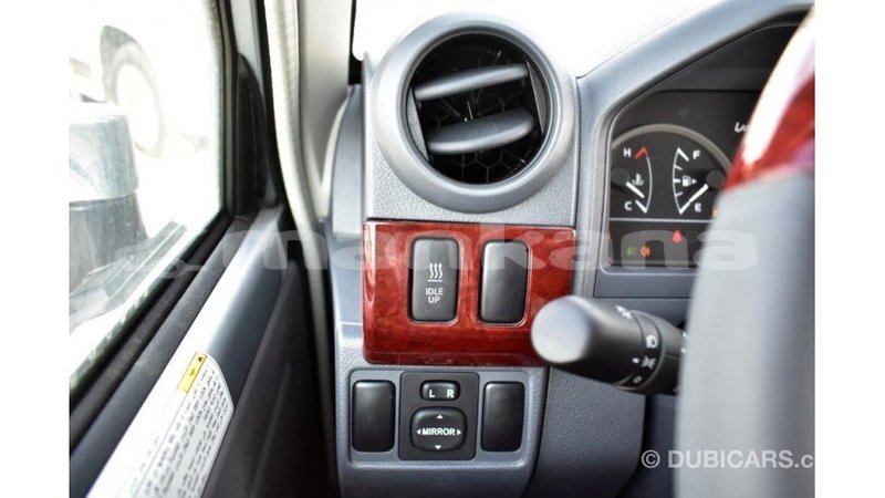 Big with watermark toyota land cruiser abhasia import dubai 1971