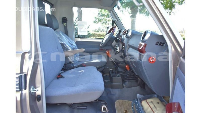 Big with watermark toyota land cruiser abhasia import dubai 1974