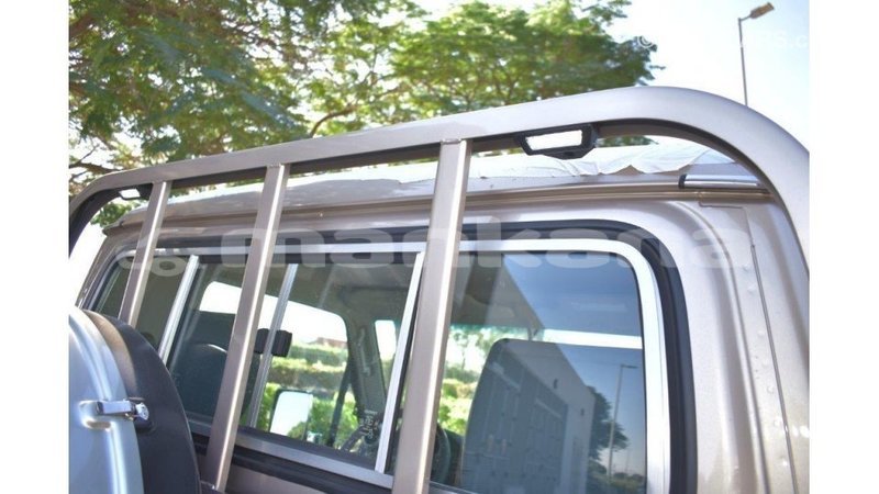 Big with watermark toyota land cruiser abhasia import dubai 1974