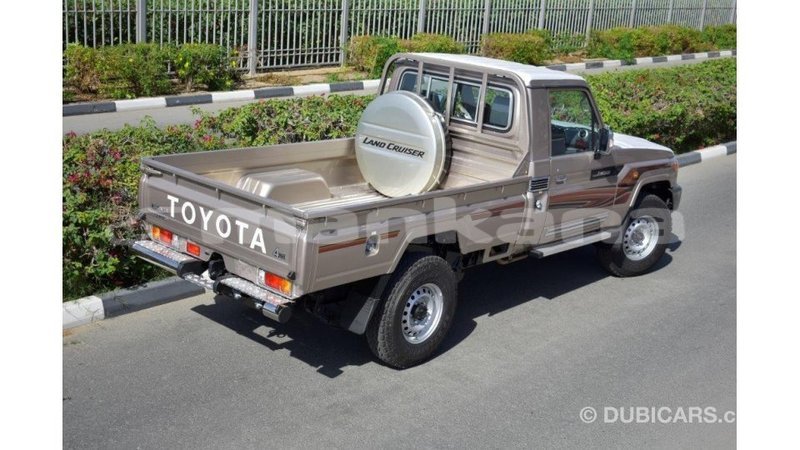 Big with watermark toyota land cruiser abhasia import dubai 1974