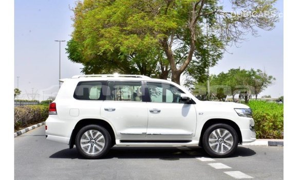 Buy Import Toyota Land Cruiser White Car in Import - Dubai in Abhasia Buy Import Toyota Land Cruiser White Car in Import - Dubai in Abhasia