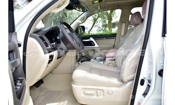 Buy Import Toyota Land Cruiser White Car in Import - Dubai in Abhasia Buy Import Toyota Land Cruiser White Car in Import - Dubai in Abhasia