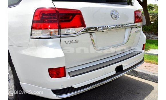 Buy Import Toyota Land Cruiser White Car in Import - Dubai in Abhasia Buy Import Toyota Land Cruiser White Car in Import - Dubai in Abhasia