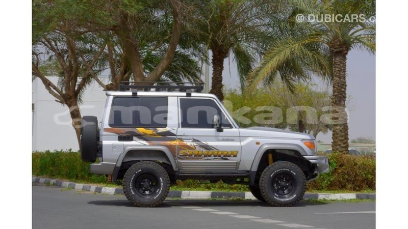 Big with watermark toyota land cruiser abhasia import dubai 1984