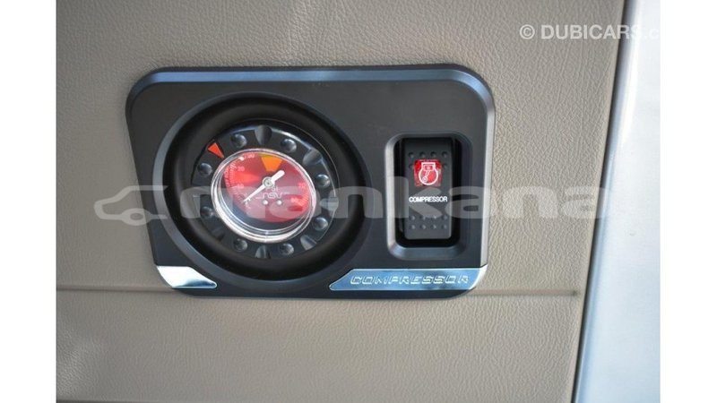 Big with watermark toyota land cruiser abhasia import dubai 1984