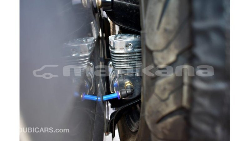 Big with watermark toyota land cruiser abhasia import dubai 1984