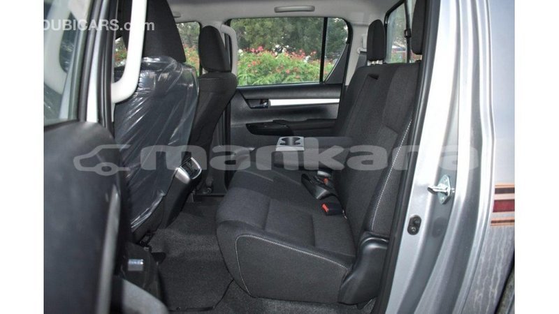 Big with watermark toyota hilux abhasia import dubai 1985