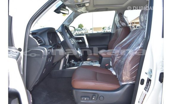 Buy Import Toyota HiAce White Truck in Import - Dubai in Abhasia Buy Import Toyota HiAce White Truck in Import - Dubai in Abhasia