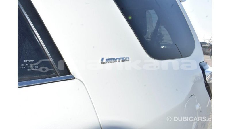 Big with watermark toyota hiace abhasia import dubai 1986