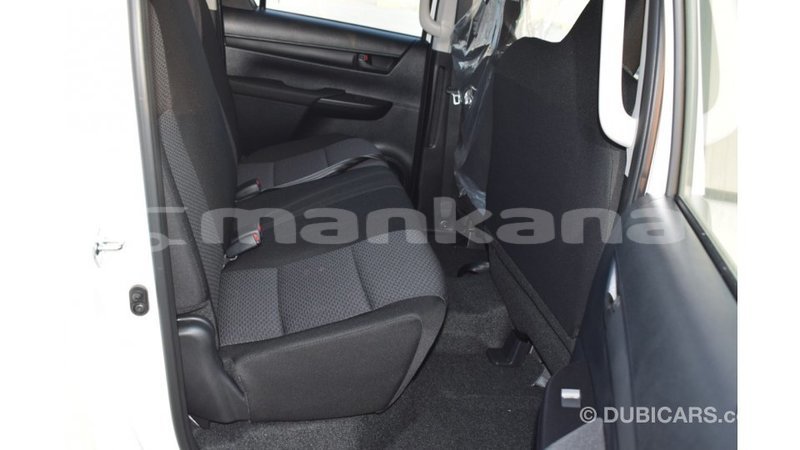 Big with watermark toyota hilux abhasia import dubai 1987