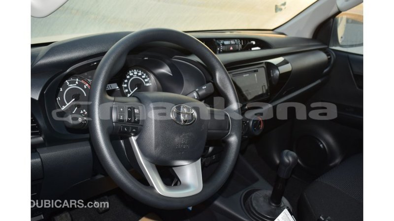 Big with watermark toyota hilux abhasia import dubai 1987