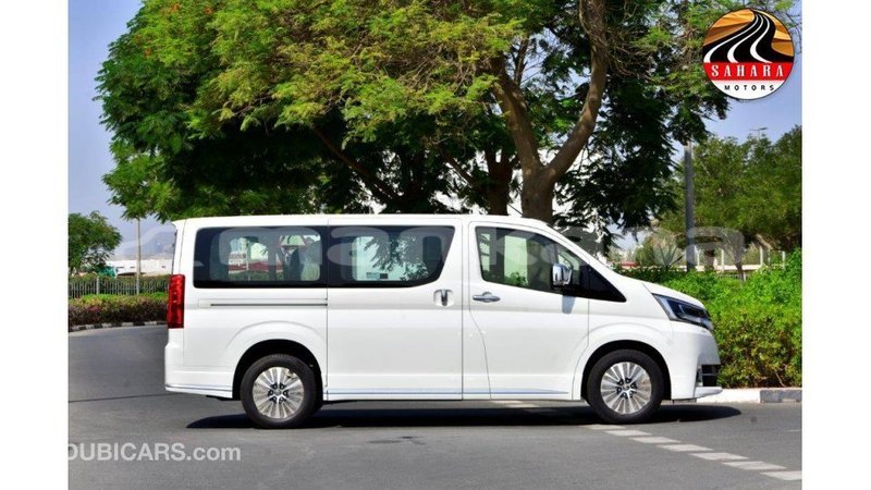 Big with watermark toyota granvia abhasia import dubai 1992