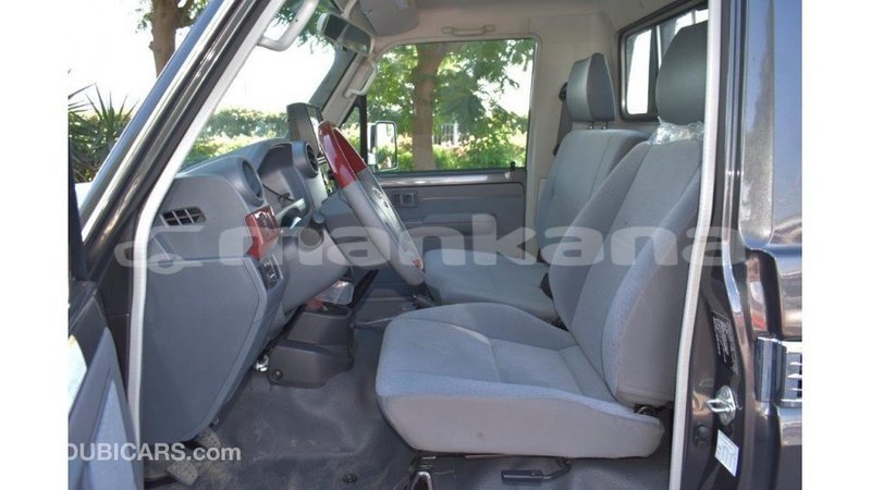 Big with watermark toyota land cruiser abhasia import dubai 1993