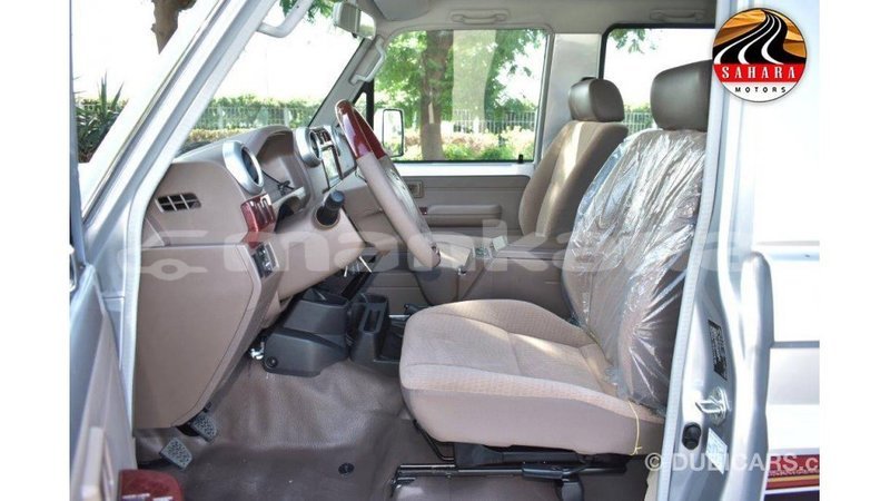 Big with watermark toyota land cruiser abhasia import dubai 1994