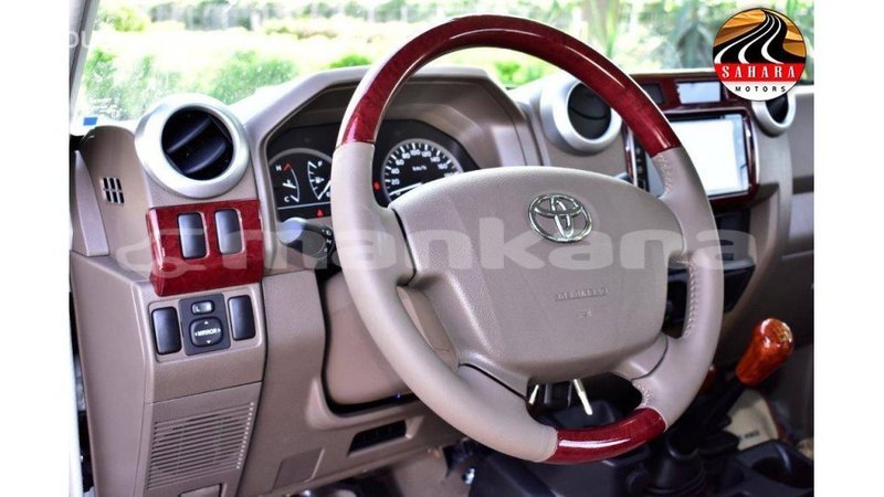 Big with watermark toyota land cruiser abhasia import dubai 1994