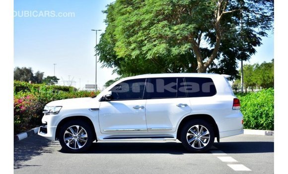 Buy Import Toyota Land Cruiser White Car in Import - Dubai in Abhasia Buy Import Toyota Land Cruiser White Car in Import - Dubai in Abhasia
