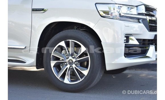 Buy Import Toyota Land Cruiser White Car in Import - Dubai in Abhasia Buy Import Toyota Land Cruiser White Car in Import - Dubai in Abhasia