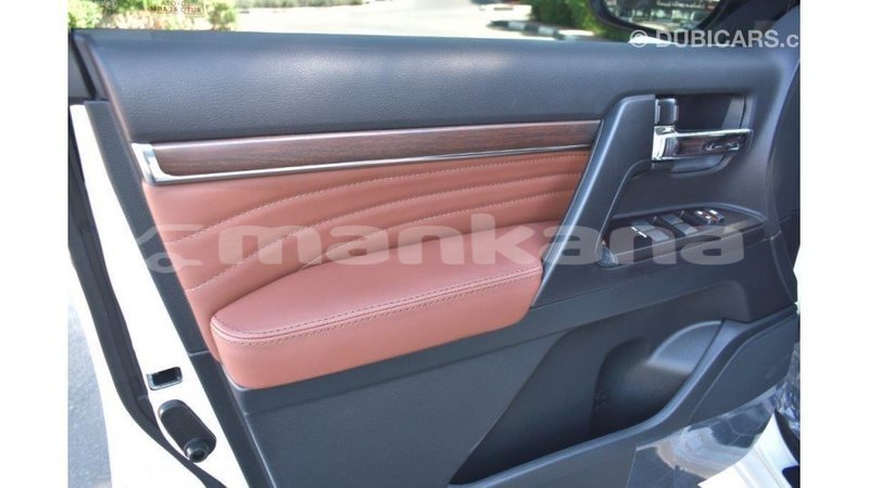 Big with watermark toyota land cruiser abhasia import dubai 1995