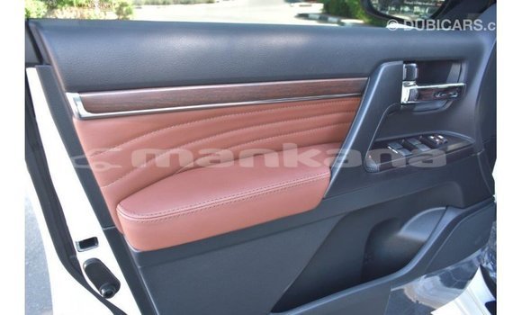 Buy Import Toyota Land Cruiser White Car in Import - Dubai in Abhasia Buy Import Toyota Land Cruiser White Car in Import - Dubai in Abhasia