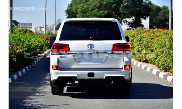Buy Import Toyota Land Cruiser White Car in Import - Dubai in Abhasia Buy Import Toyota Land Cruiser White Car in Import - Dubai in Abhasia