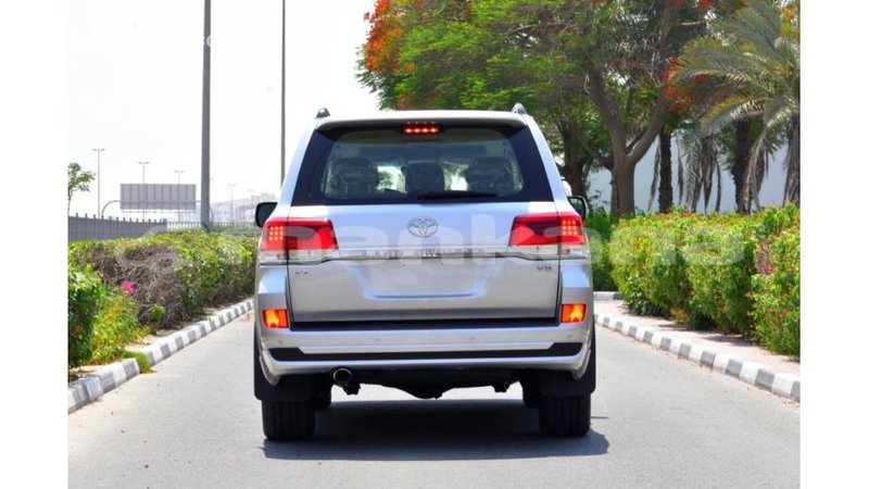 Big with watermark toyota land cruiser abhasia import dubai 1998