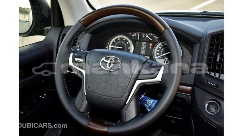 Big with watermark toyota land cruiser abhasia import dubai 1999