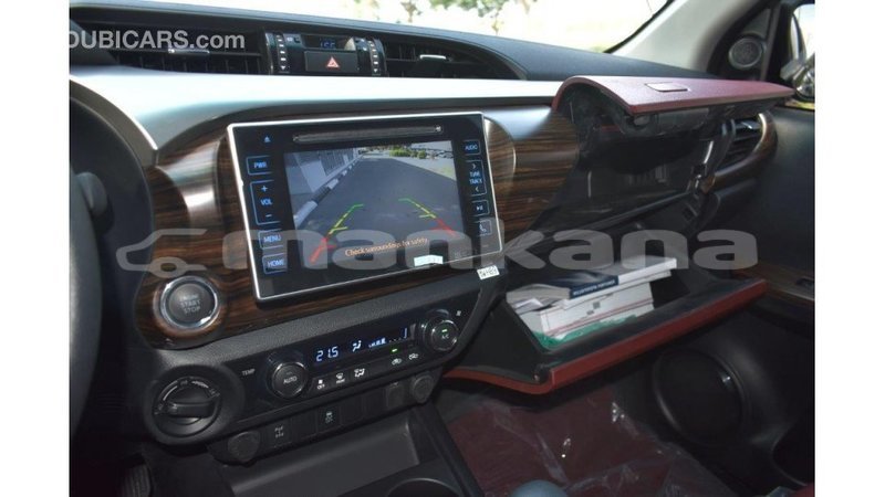 Big with watermark toyota hilux abhasia import dubai 2001