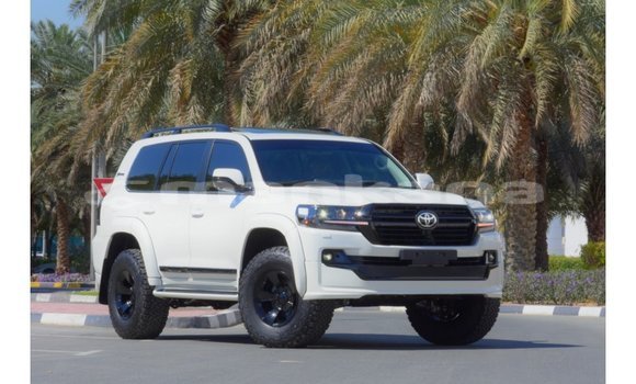 Buy Import Toyota Land Cruiser White Car in Import - Dubai in Abhasia Buy Import Toyota Land Cruiser White Car in Import - Dubai in Abhasia