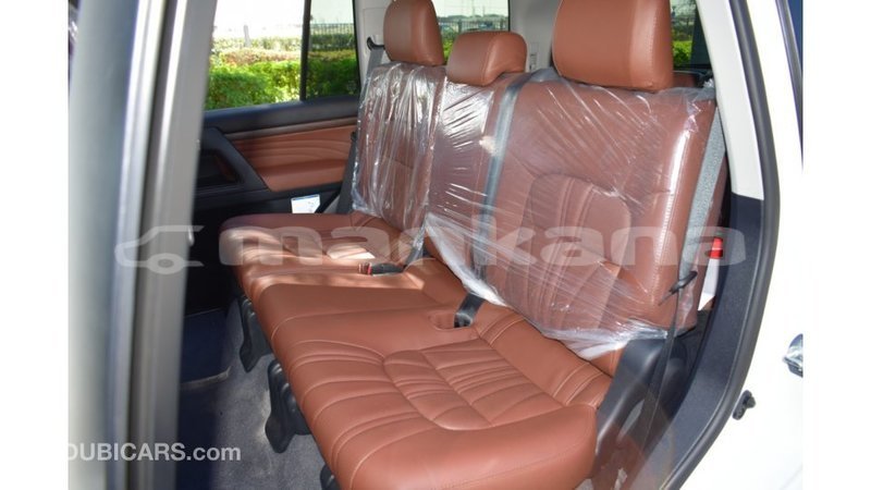 Big with watermark toyota land cruiser abhasia import dubai 2003