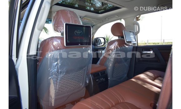 Buy Import Toyota Land Cruiser White Car in Import - Dubai in Abhasia Buy Import Toyota Land Cruiser White Car in Import - Dubai in Abhasia