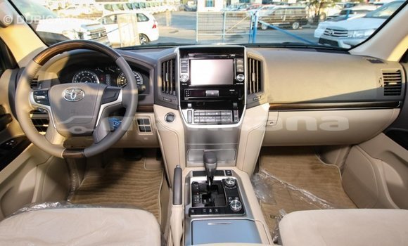 Buy Import Toyota Land Cruiser White Car in Import - Dubai in Abhasia Buy Import Toyota Land Cruiser White Car in Import - Dubai in Abhasia