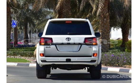 Buy Import Toyota Land Cruiser White Car in Import - Dubai in Abhasia Buy Import Toyota Land Cruiser White Car in Import - Dubai in Abhasia