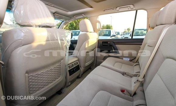 Buy Import Toyota Land Cruiser White Car in Import - Dubai in Abhasia Buy Import Toyota Land Cruiser White Car in Import - Dubai in Abhasia