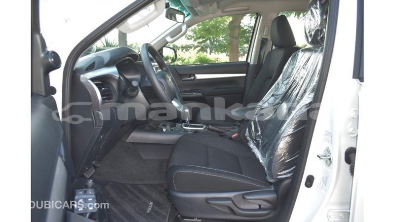 Big with watermark toyota hilux abhasia import dubai 2006