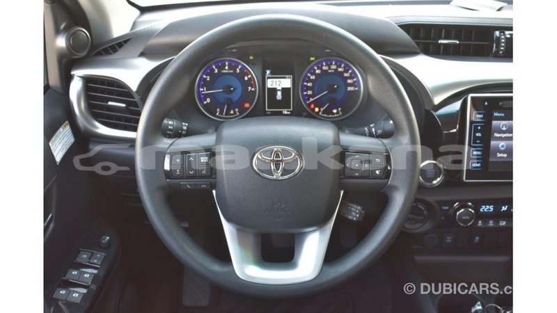 Big with watermark toyota hilux abhasia import dubai 2006