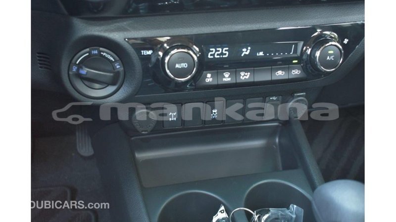 Big with watermark toyota hilux abhasia import dubai 2006