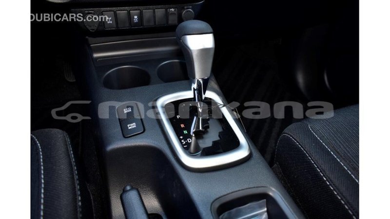 Big with watermark toyota hilux abhasia import dubai 2006